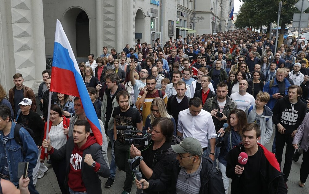 Митинг на проспекте академика сахарова. Митинг оппозиции. Митинги в спб против путина 2021. Митинг в москве. Митинг навального 23 января 2021 москва.
