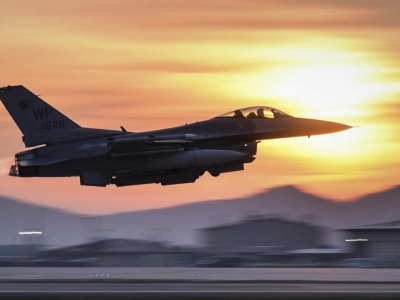 Зеленский опубликовал видео про обучение пилотов ВСУ управлению F-16