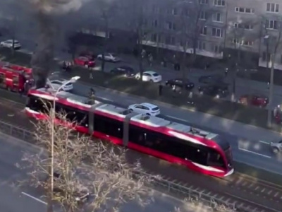 В Петербурге загорелся трамвай с пассажирами