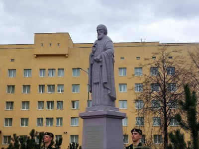 Александр Беглов открыл памятник Сергию Радонежскому