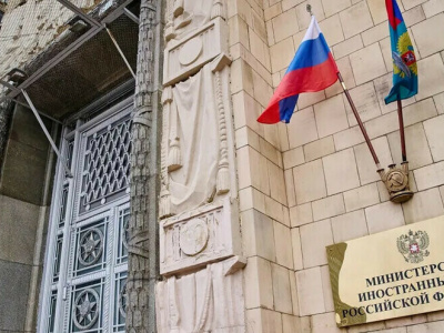 Почему Россия отказалась закрывать посольства в балтийских странах
