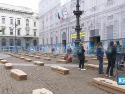 В центре Милана появились 172 гроба: EADaily