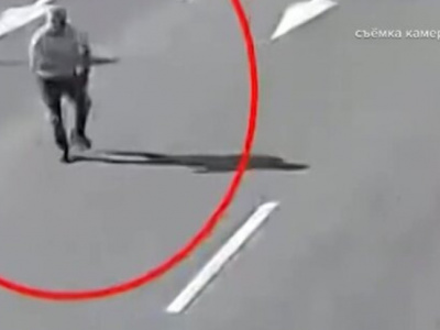 Появилось видео, как водитель "Газели" бегает по МКАД за чужим коше...
